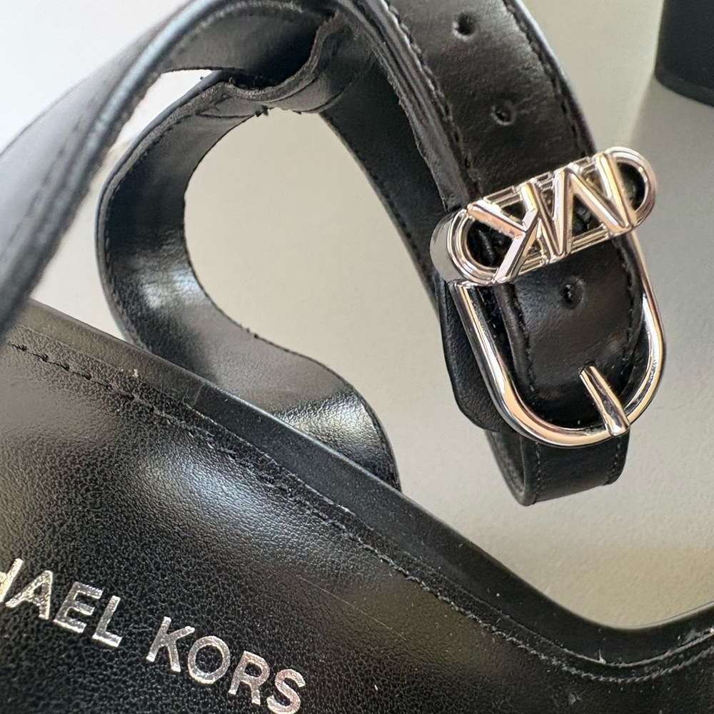 MICHAEL Michael Kors Merriam Block Heel Sandal 7 M Like New - Picture 6 of 9